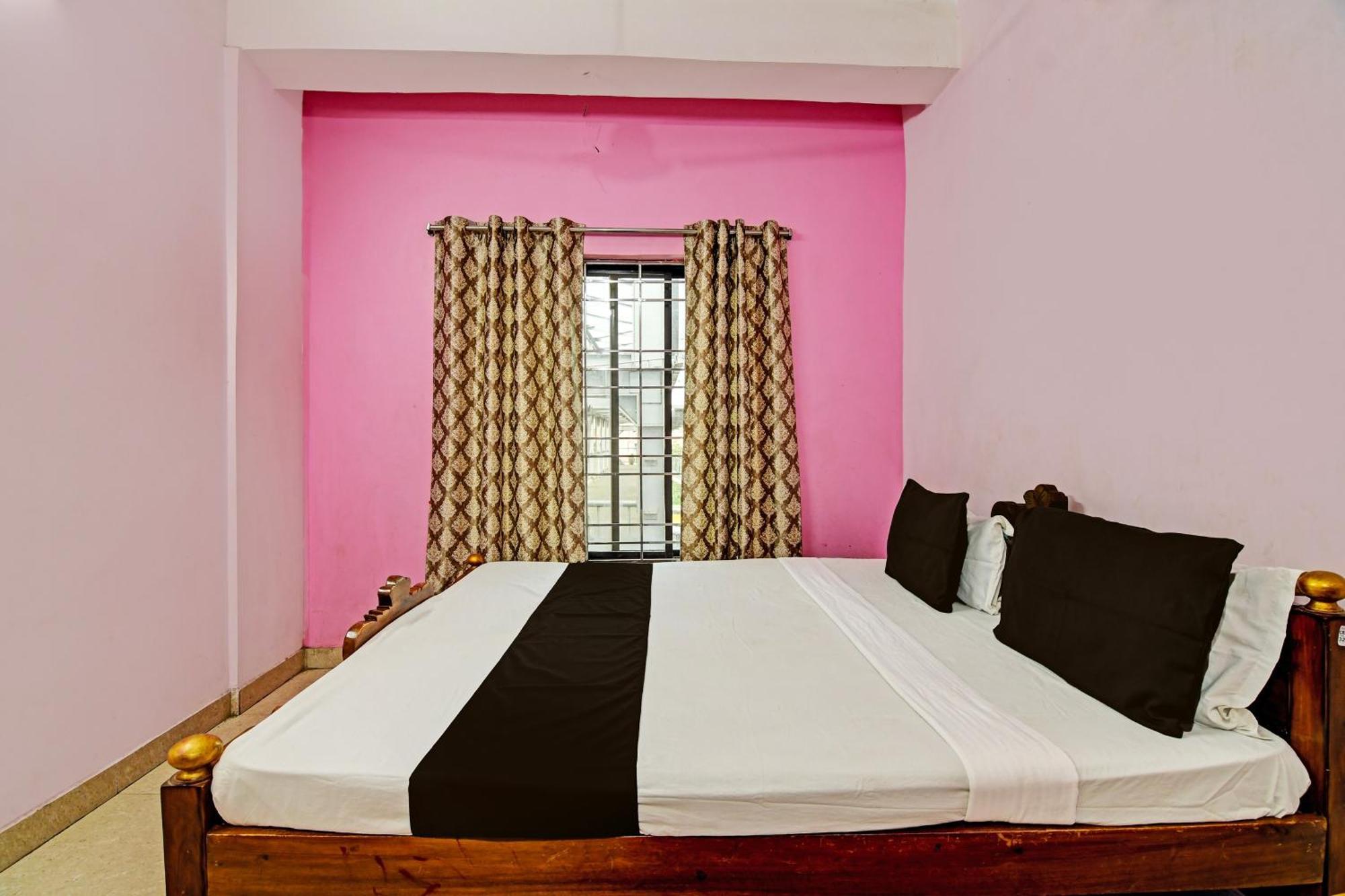 Hotel O Mahalaxmi Lodge Urāli Extérieur photo
