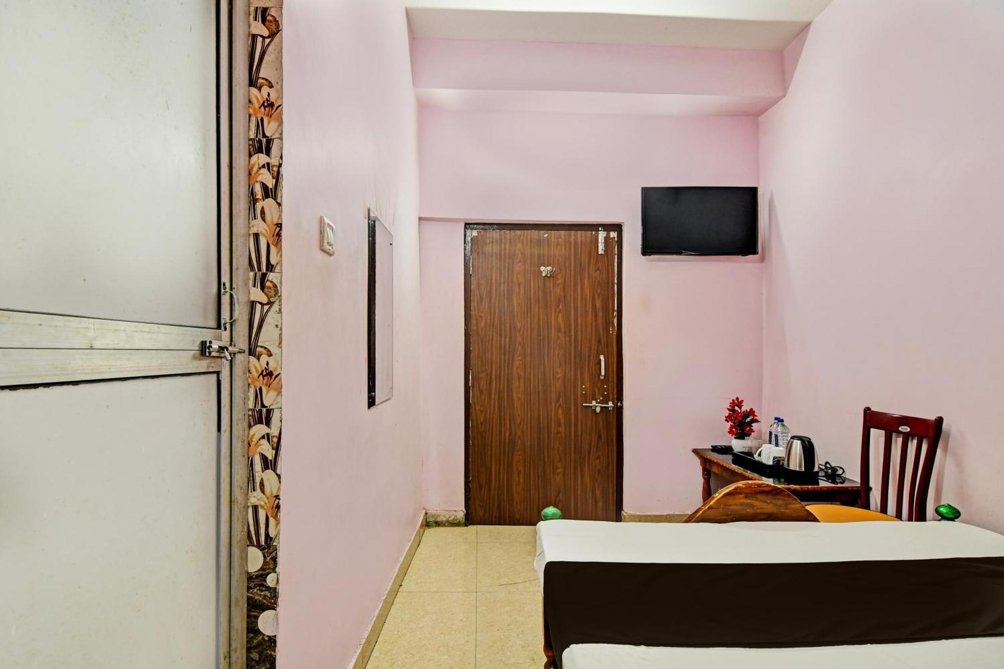 Hotel O Mahalaxmi Lodge Urāli Extérieur photo