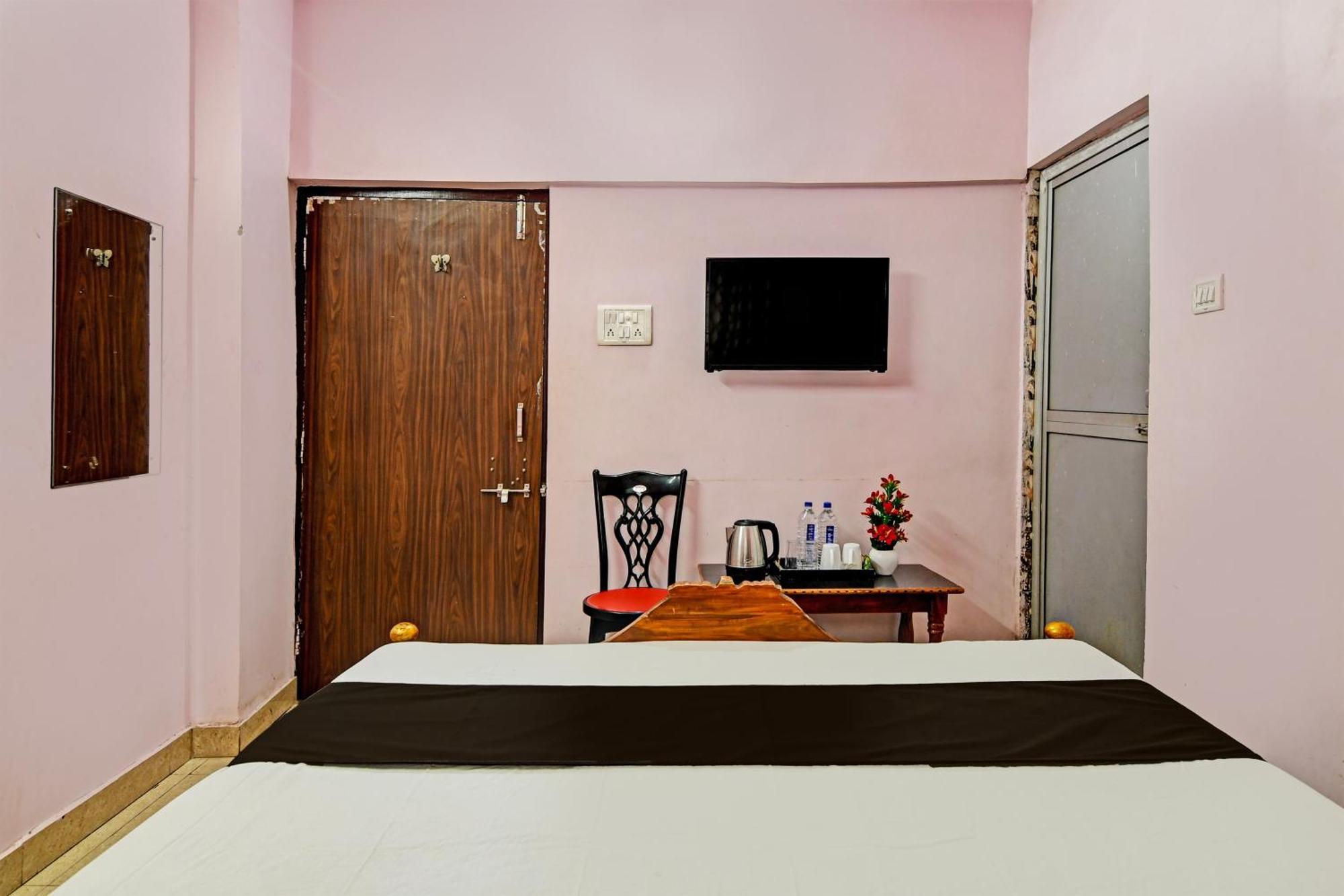 Hotel O Mahalaxmi Lodge Urāli Extérieur photo