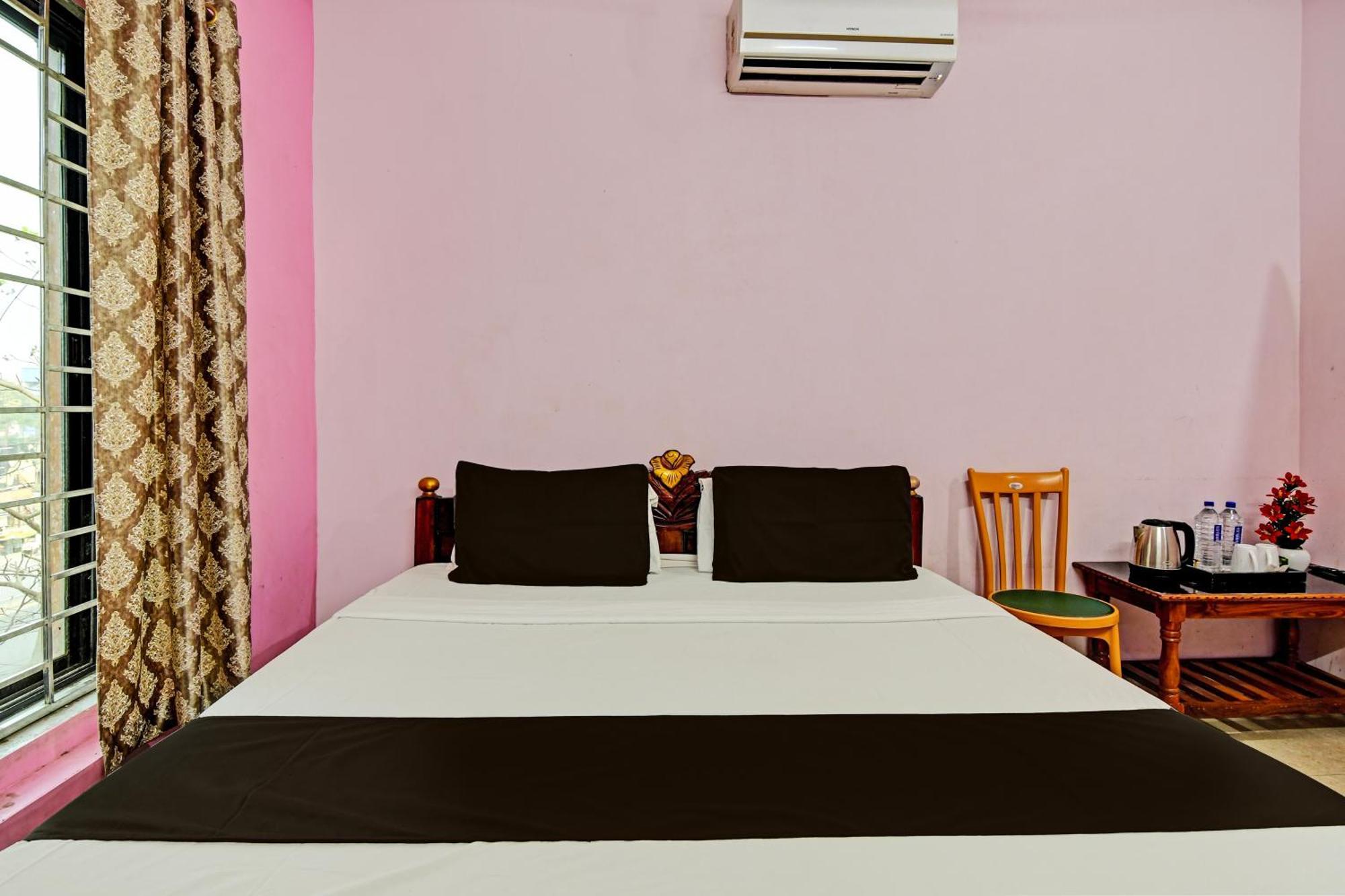 Hotel O Mahalaxmi Lodge Urāli Extérieur photo